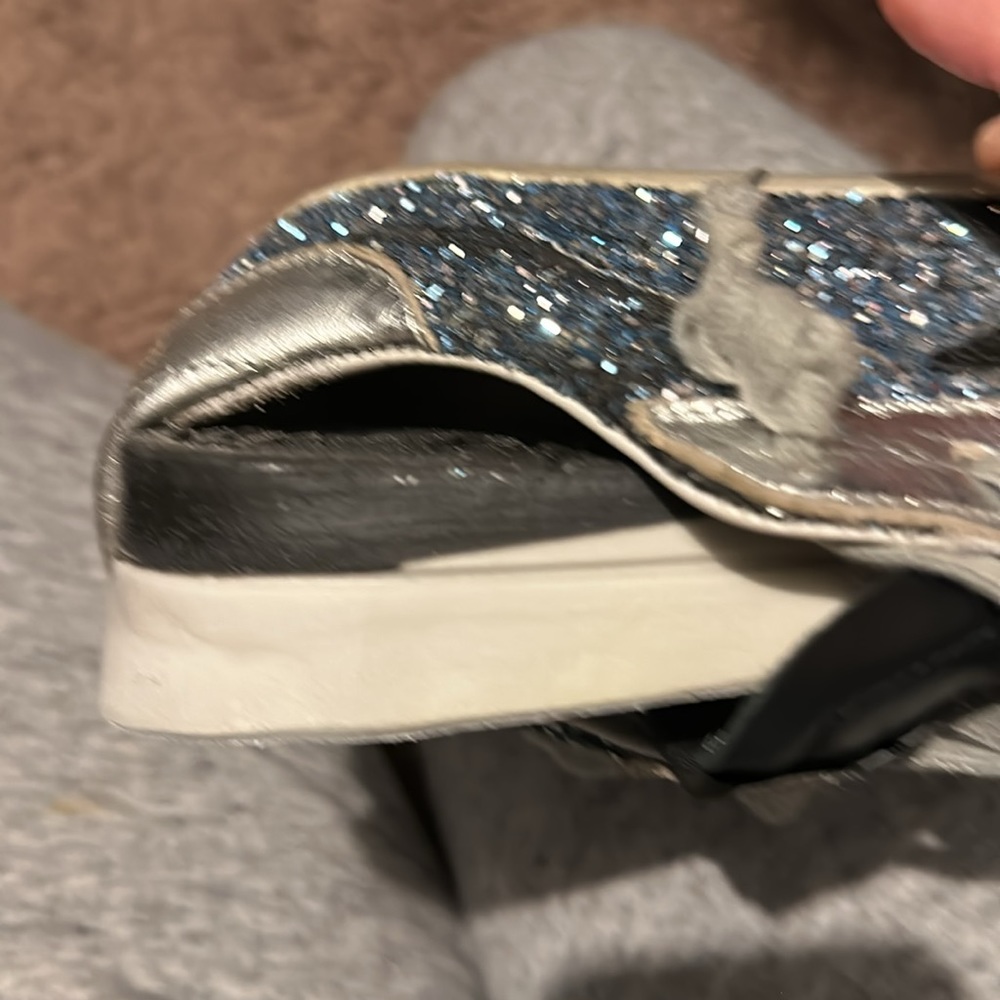(SIZE 7) GOLDEN GOOSE NAVY/SILVER SNEAKER (37) - Picture 15 of 16